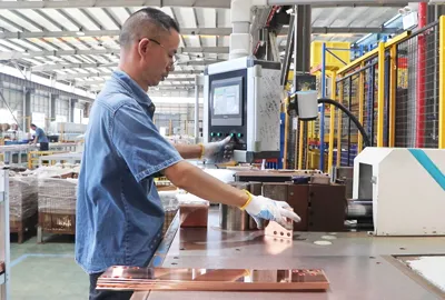 Enrutador eléctrico portátil para trabajo en madera de 12 mm y 2100 W (AT2712)